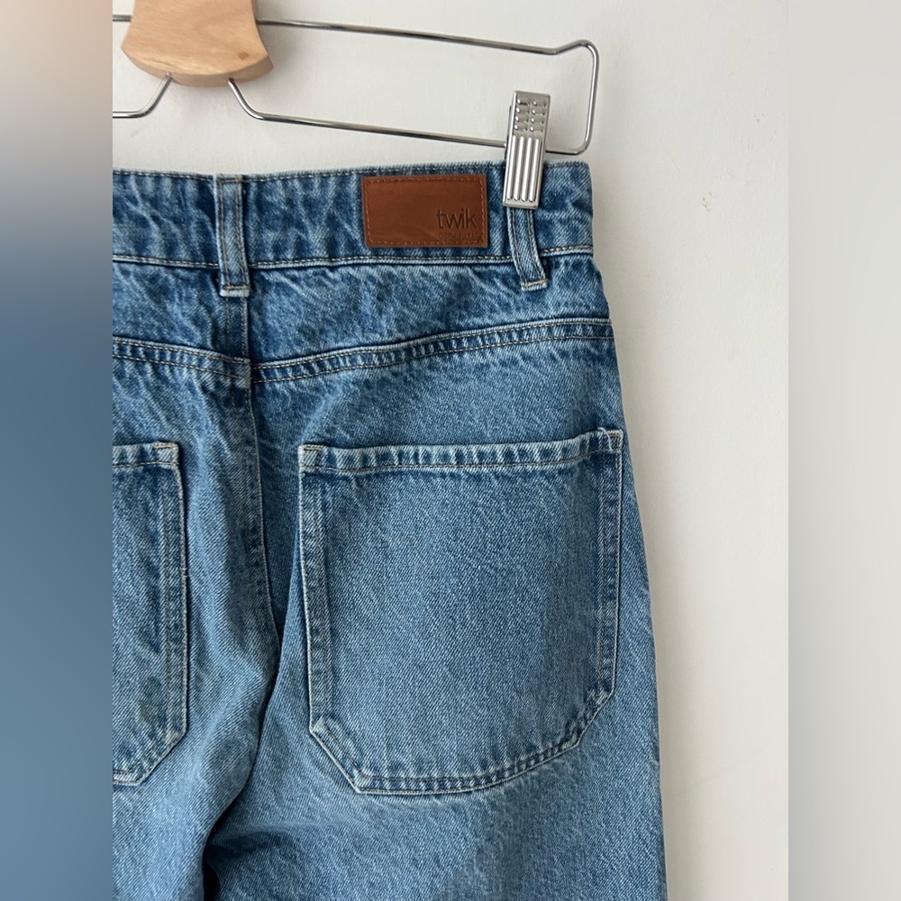 Twik fresstyle cut blue denim
Jeans - Picture 8 of 11